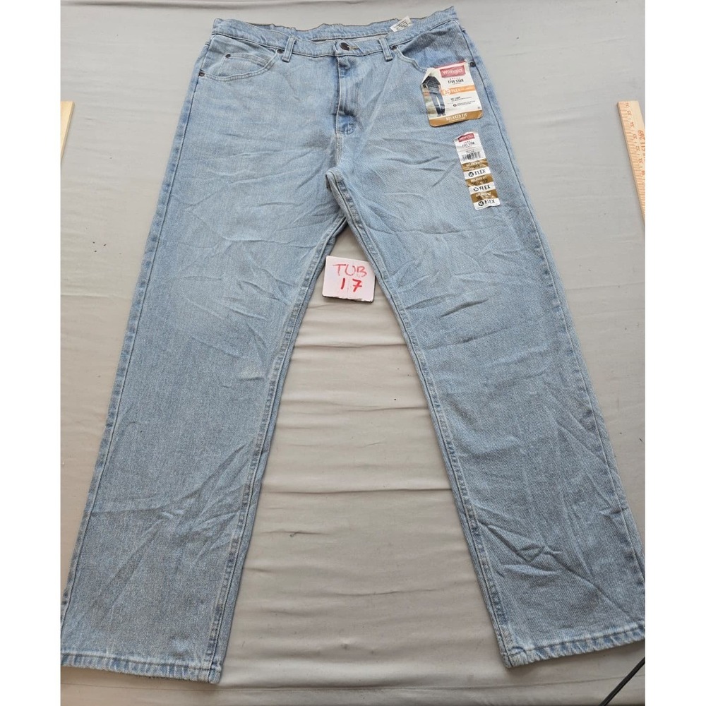 Wrangler Five Star Premium Denim Relaxed Fit Flex Jeans Light Wash 38x32 NEW